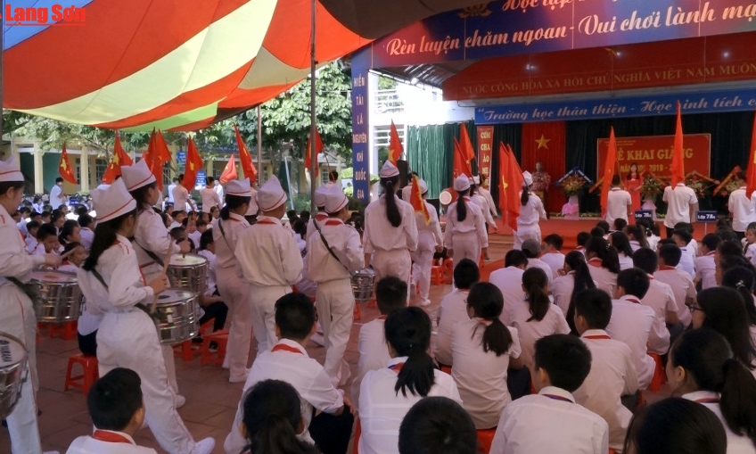 Gần 200.000 học sinh, sinh viên Lạng Sơn bước vào năm học mới