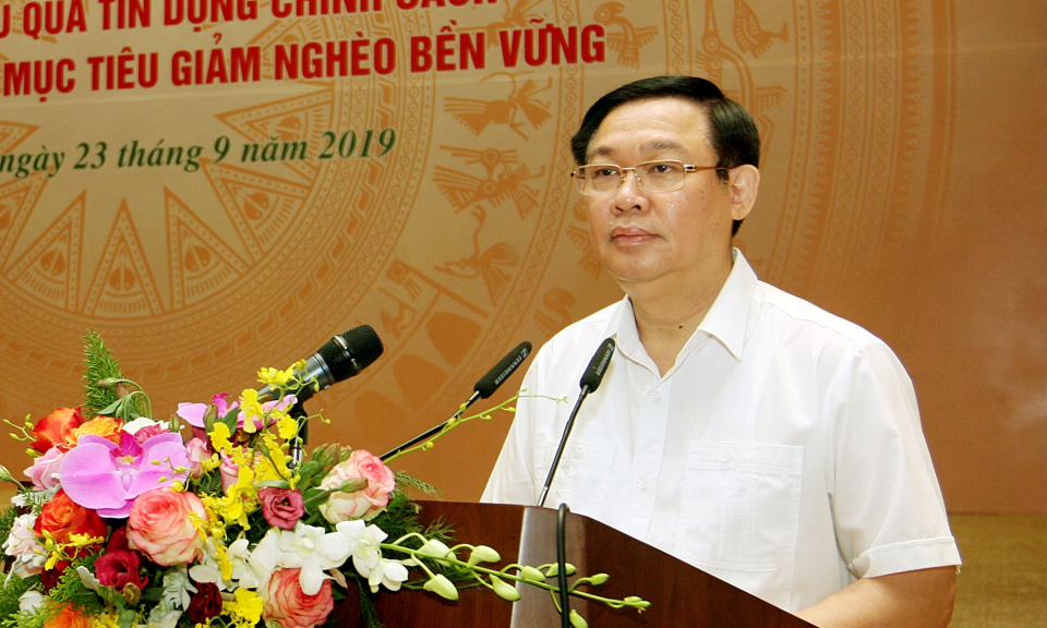 Dù khó đến mấy cũng phải dành vốn cho người nghèo