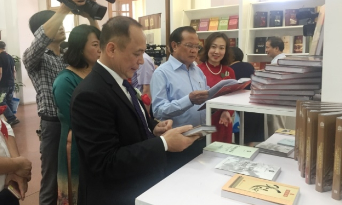 Ra mắt tủ sách “Thăng Long ngàn năm văn hiến”