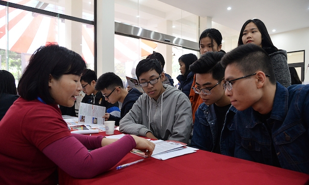 Thêm sáu trường đại học phải dừng cấp chứng chỉ Tin học, Ngoại ngữ