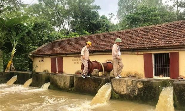 Toàn Ðảng, toàn dân và toàn quân ta sống, chiến đấu, lao động,học tập, làm theo tư tưởng và tấm gương