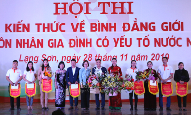 10 đội dự hội thi “Kiến thức về bình đẳng giới và hôn nhân gia đình có yếu tố nước ngoài”