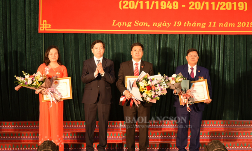 Đồng chí Bí thư Tỉnh ủy dự lễ kỷ niệm 70 năm ngày thành lập Trường Chính trị Hoàng Văn Thụ