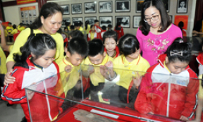 Truyền thống quê hương, gia đình ảnh hưởng đến tư tưởng yêu nước của đồng chí Hoàng Văn Thụ