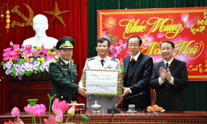 đạo UBND tỉnh kiểm tra công tác trực tết và triển khai công tác phòng, chống các hành vi sai phạm về pháo