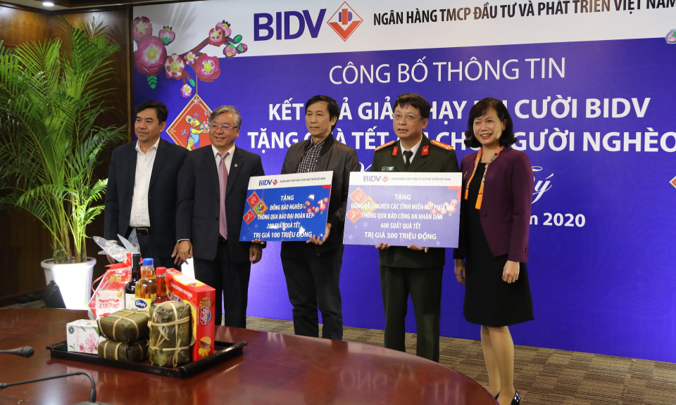 BIDV giành 20 tỷ động tặng quà Tết cho người nghèo