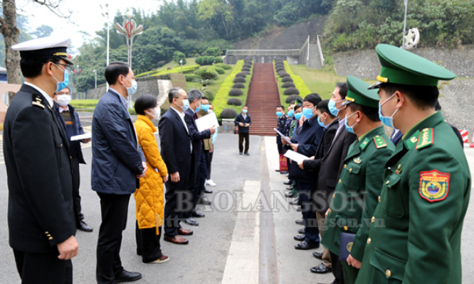 Hội đàm, trao đổi phương án xuất nhập khẩu hàng hóa qua cửa khẩu Tân Thanh và Cốc Nam