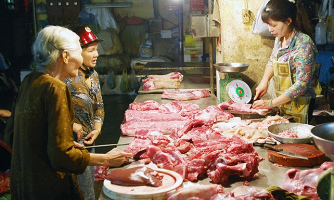 Quyết liệt kéo giảm, bình ổn giá thịt lợn