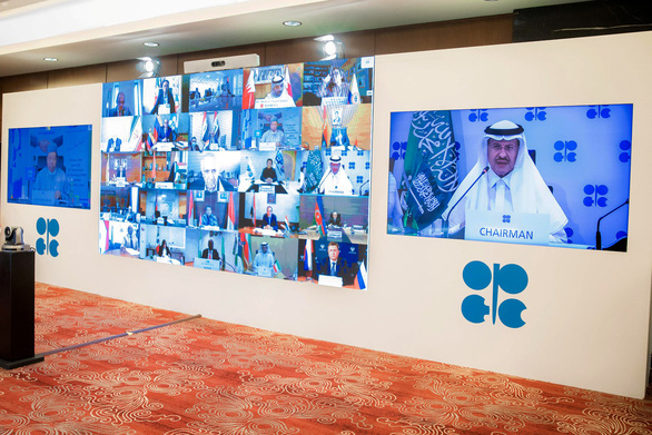 OPEC+ cắt giảm khoảng 10% nguồn cung toàn cầu
