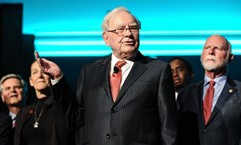 Tập đoàn của tỷ phú Warren Buffett lỗ ròng gần 50 tỷ USD trong quý 1