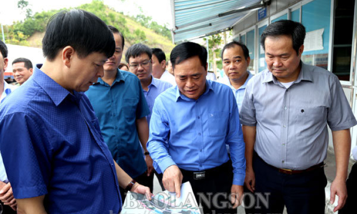 Chủ tịch UBND tỉnh kiểm tra tại các cửa khẩu