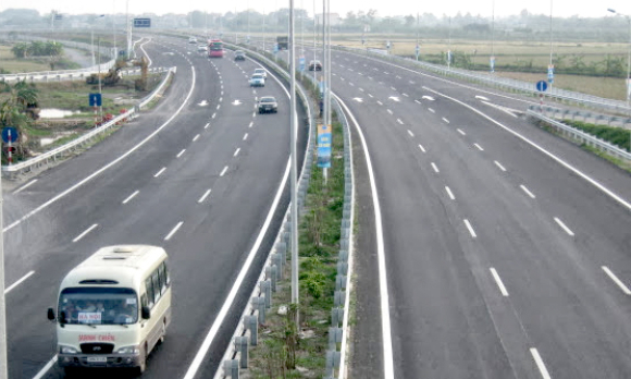 Lượng phương tiện đi trên cao tốc giảm