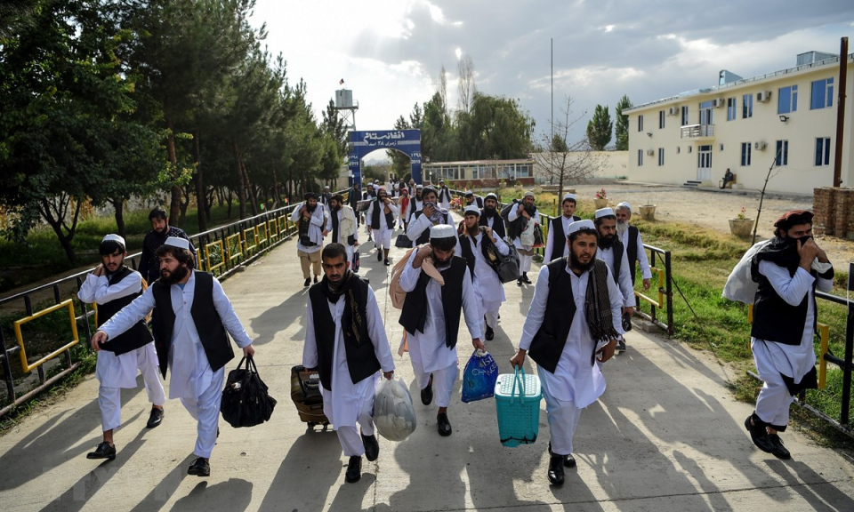 Afghanistan thực hiện thả tù nhân Taliban, mở đường cho hòa đàm