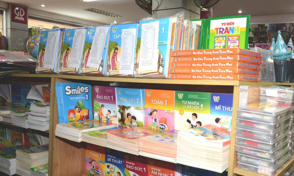 Thanh tra việc trang bị sách giáo khoa và tài liệu tham khảo