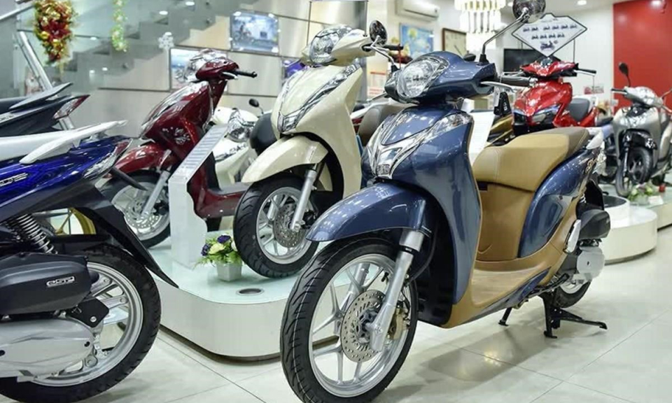 Doanh số bán xe máy và ôtô Honda 6 tháng đều giảm mạnh