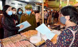 Đồng bộ các giải pháp đảm bảo vệ sinh an toàn thực phẩm tại Phố đi bộ Kỳ Lừa
