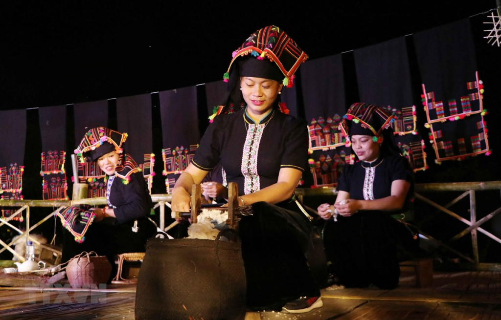 Đặc sắc lễ hội Hạn Khuống của người Thái đen ở Than Uyên