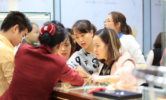 Vàng trong nước đảo chiều giảm 100.000 đồng mỗi lượng