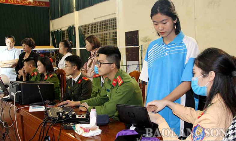 Công an Lạng Sơn: Dồn lực cho “chiến dịch” thu nhận hồ sơ cấp căn cước công dân