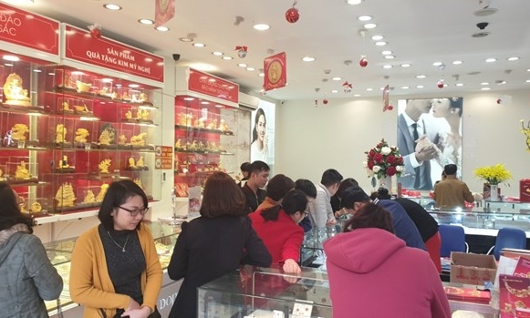 Bật tăng theo thế giới, vàng trong nước lên 55,50 triệu đồng/lượng