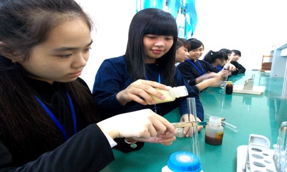 WHO và UNICEF kêu gọi ưu tiên tiêm vaccine ngừa Covid-19 cho giáo viên
