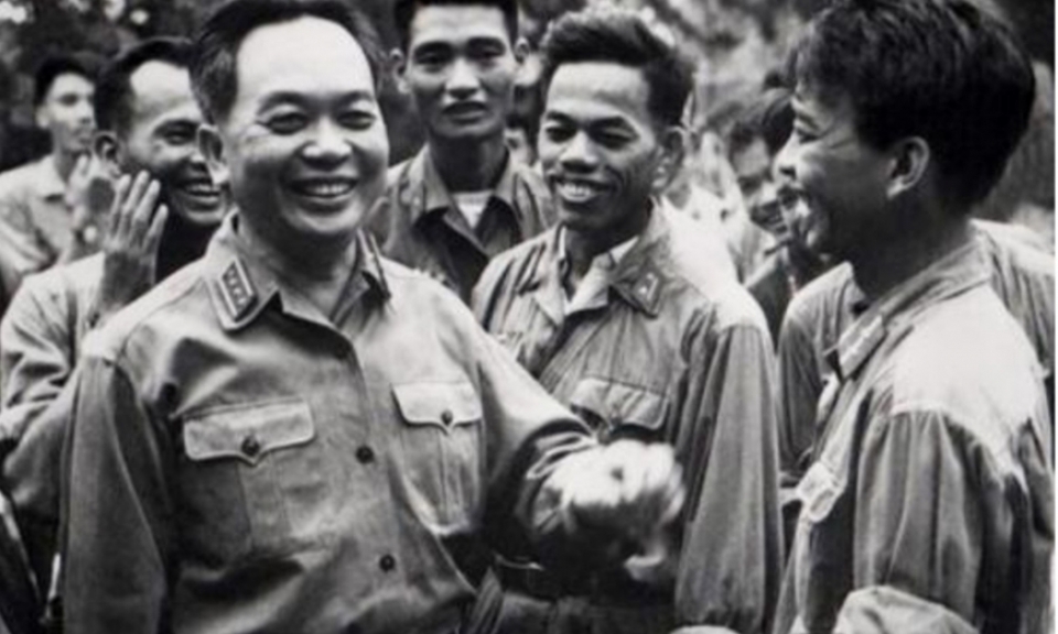 Tổng Tư lệnh Võ Nguyên Giáp - tấm gương về người Bí thư Quân ủy Trung ương mẫu mực, người “Anh Cả” của