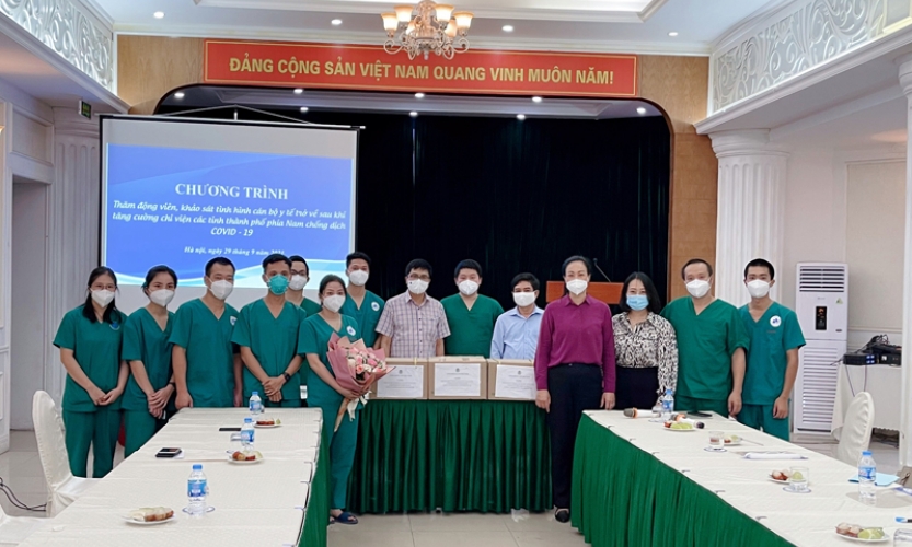 Ngày trở về từ tâm dịch của các chiến sĩ áo trắng