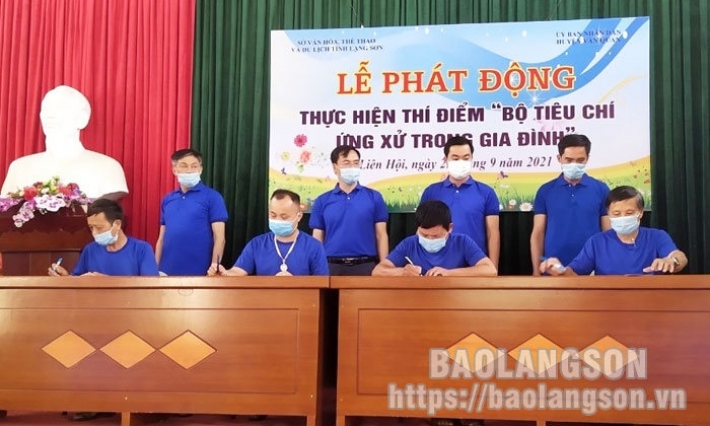 50 hộ gia đình đăng ký thực hiện thí điểm "Bộ tiêu chí ứng xử trong gia đình" năm 2021