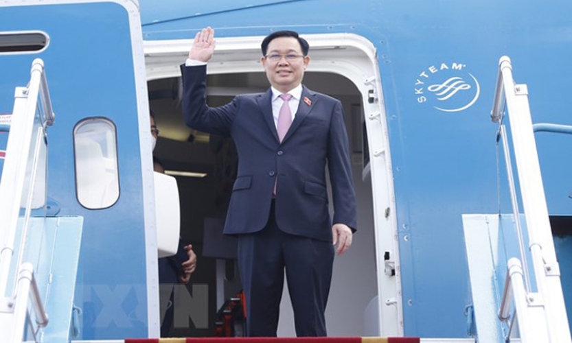 Chủ tịch Quốc hội đến Helsinki, bắt đầu thăm chính thức Cộng hòa Phần Lan
