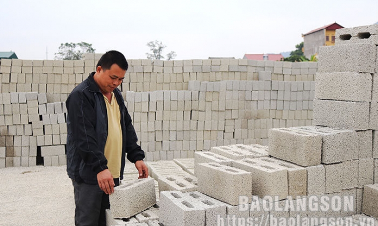 Hội viên nông dân làm giàu từ kinh doanh vật liệu xây dựng