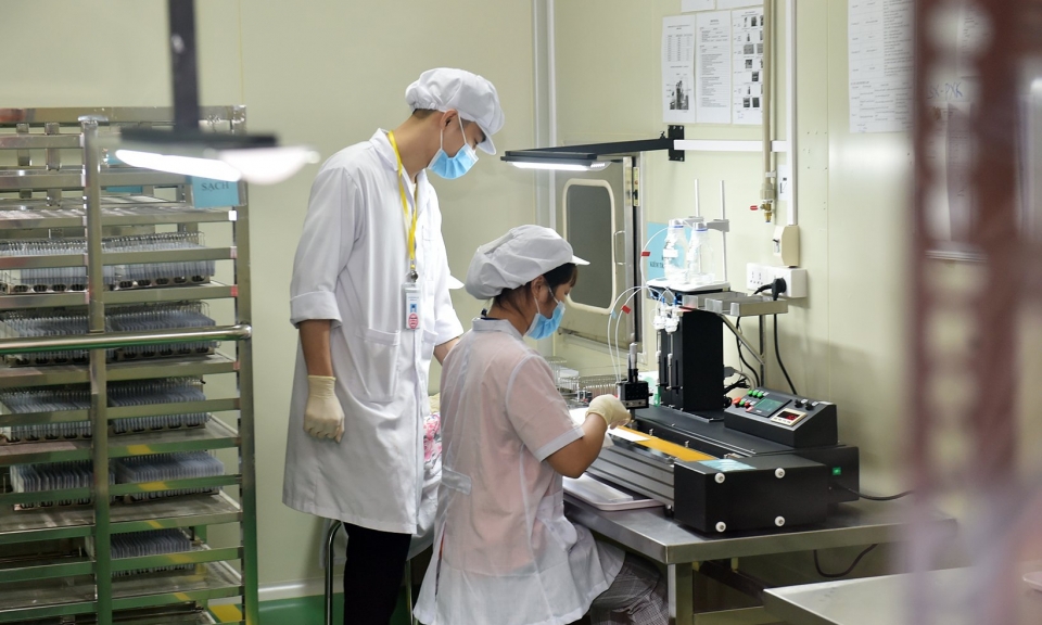 Ngân sách đã chi hơn 56.000 tỷ đồng chống dịch và hỗ trợ người gặp khó khăn