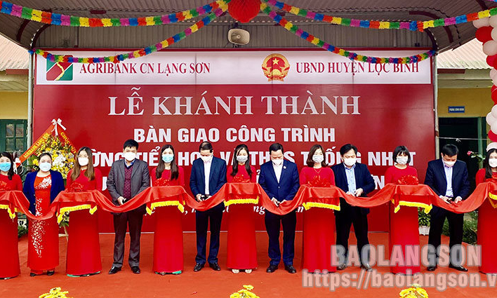 Doanh nghiệp: Đồng hành cùng học sinh nghèo Xứ Lạng