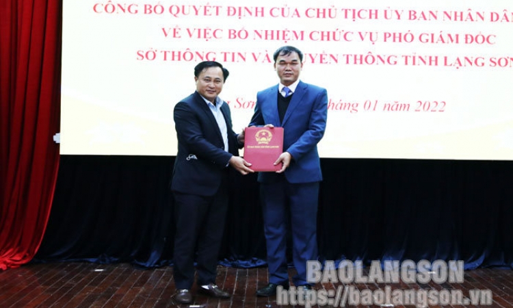 Công bố quyết định về công tác cán bộ