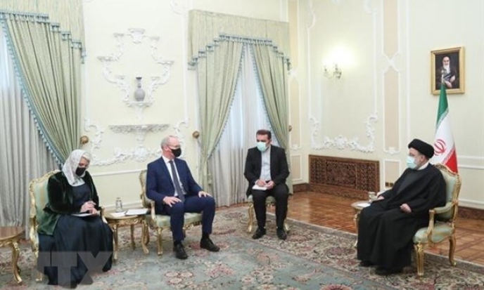Iran yêu cầu phương Tây dỡ bỏ trừng phạt để đạt thỏa thuận hạt nhân