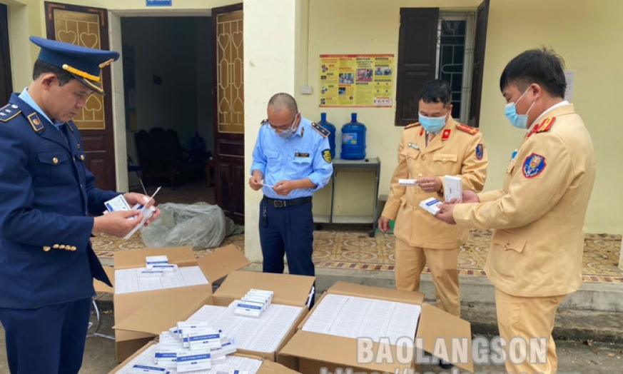 Thu giữ 2000 bộ kit test nhanh COVID-19 không rõ nguồn gốc
