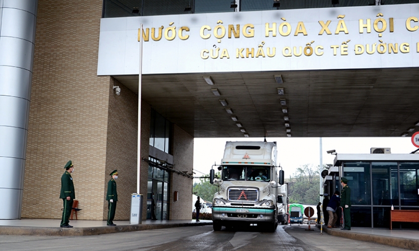 Đẩy mạnh thông quan hàng hóa tại cửa khẩu