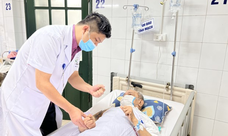 Bệnh nhân cao tuổi nhất được phẫu thuật thay khớp tại Việt Nam