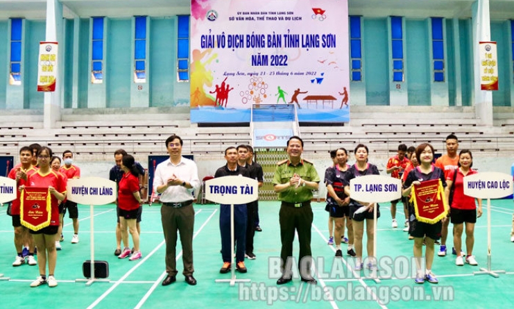 45 vận động viên tham gia giải vô địch bóng bàn