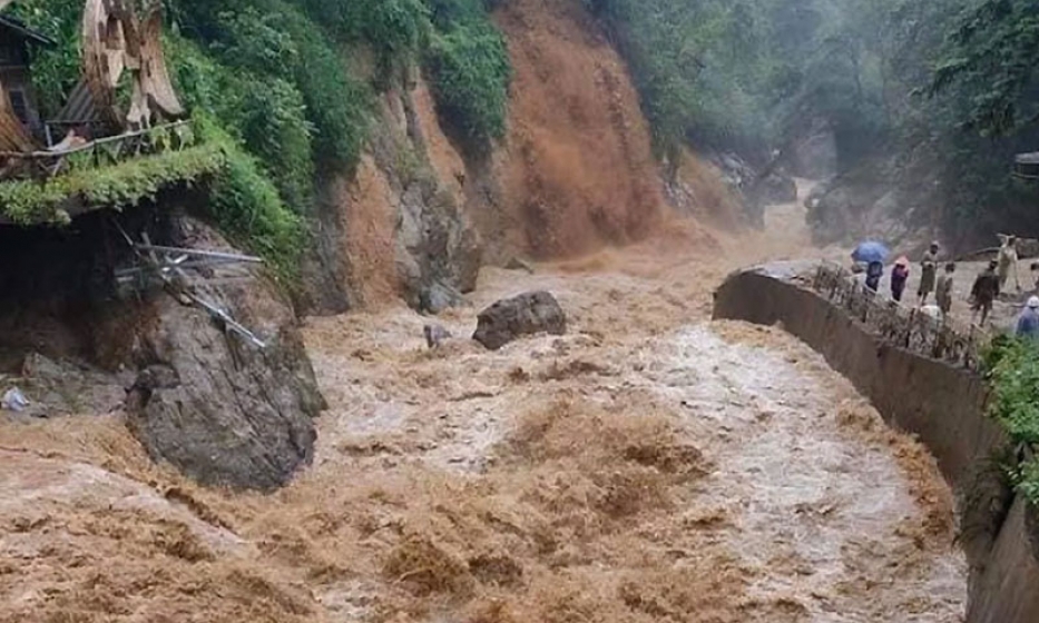 Vùng núi và trung du Bắc Bộ mưa to, nguy cơ cao lũ quét, sạt lở đất