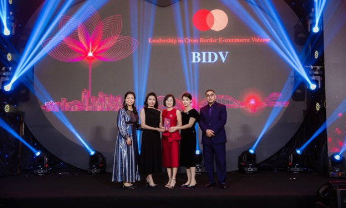 Ngân hàng BIDV nhận 2 giải thưởng lớn của tổ chức thẻ Mastercard
