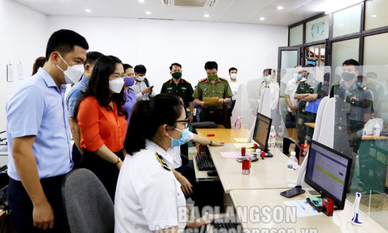Tạo đột phá từ cửa khẩu số