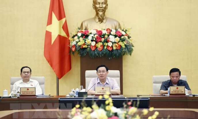 Tránh tình trạng độc quyền, thâu tóm tần số vô tuyến điện