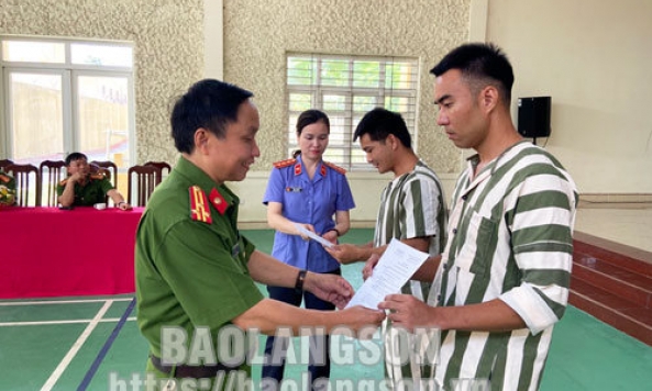 Công bố quyết định tha tù trước thời hạn có điều kiện cho phạm nhân