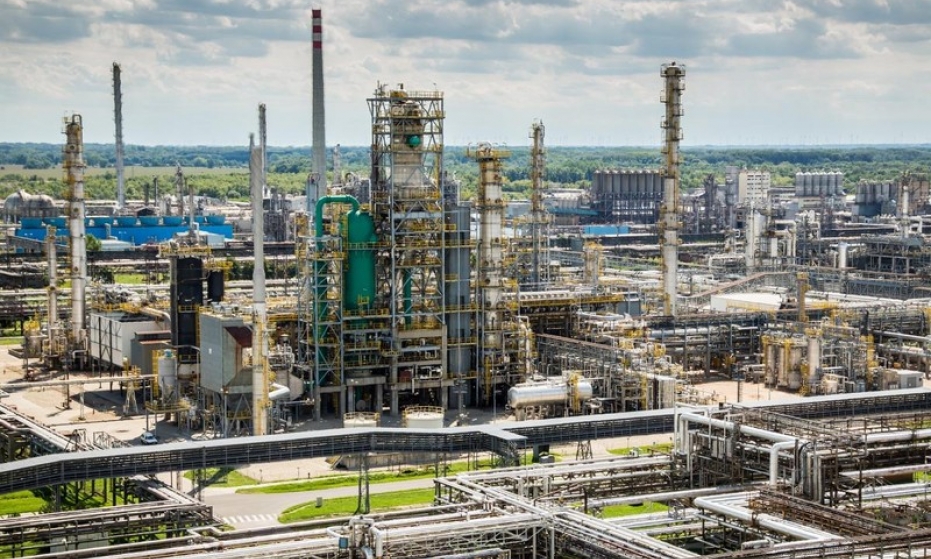 Một ngân hàng châu Âu đồng ý thanh toán phí vận chuyển dầu mỏ của Nga qua Ukraine