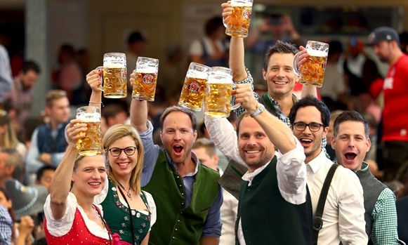 Đức: Lễ hội bia Oktoberfest trở lại sau 2 năm đại dịch COVID-19