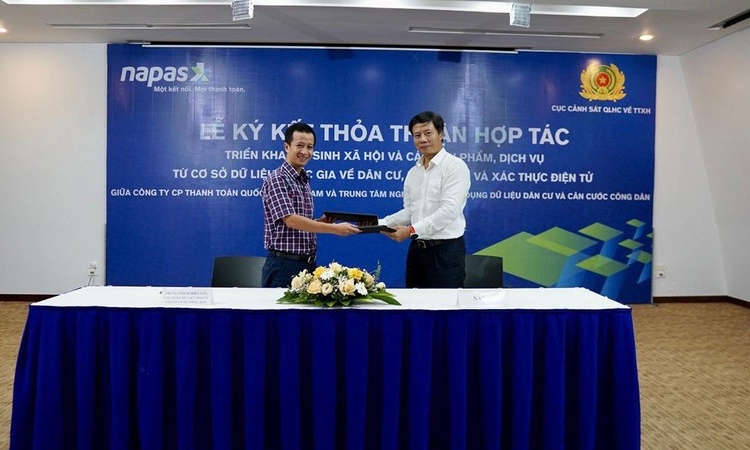 Triển khai an sinh xã hội và các sản phẩm, dịch vụ từ cơ sở dữ liệu quốc gia về dân cư