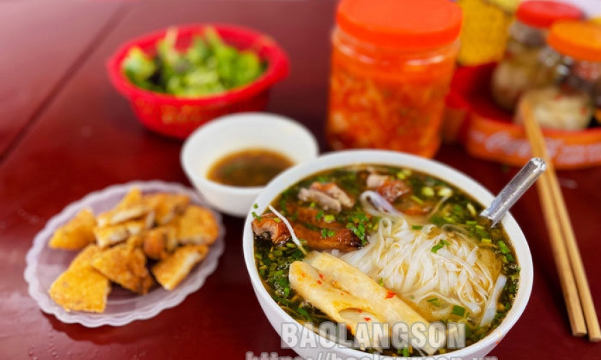 Phở vịt quay - món ngon đặc trưng Xứ Lạng