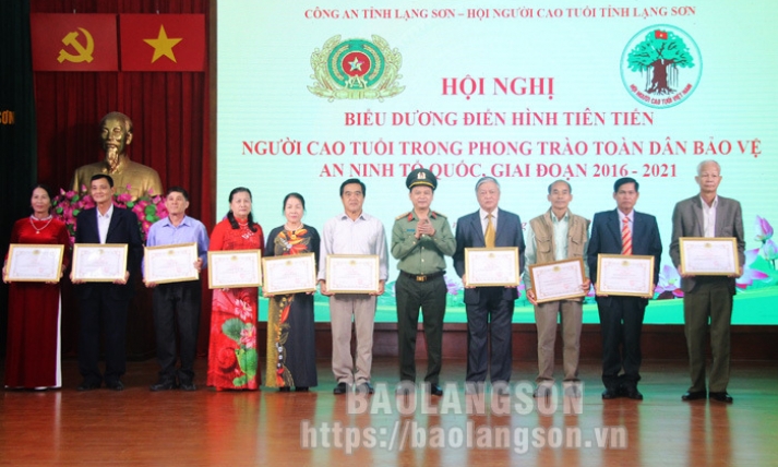 Biểu dương điển hình tiên tiến người cao tuổi trong phong trào toàn dân bảo vệ an ninh tổ quốc