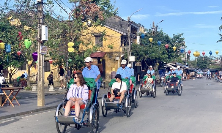 Người Hội An chung tay bảo vệ di sản trong mùa mưa bão