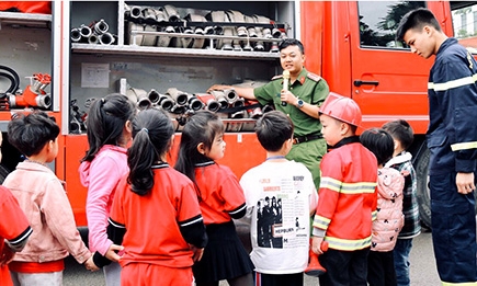 Tuổi trẻ Công an Lạng Sơn: Đa dạng hình thức tuyên truyền, giáo dục pháp luật cho học sinh